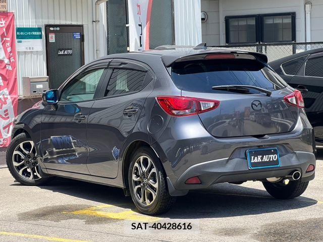 Mazda DEMIO 2015-12 267992-4