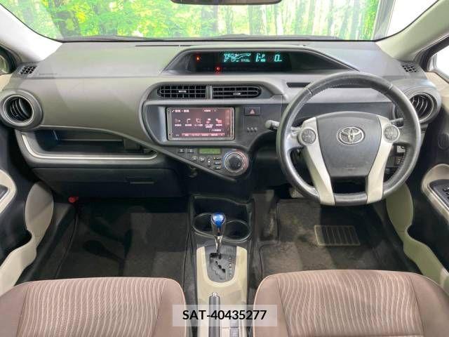 Toyota AQUA 2013-08 389363-1