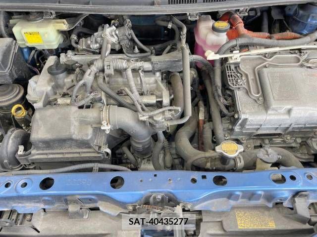 Toyota AQUA 2013-08 389363-18