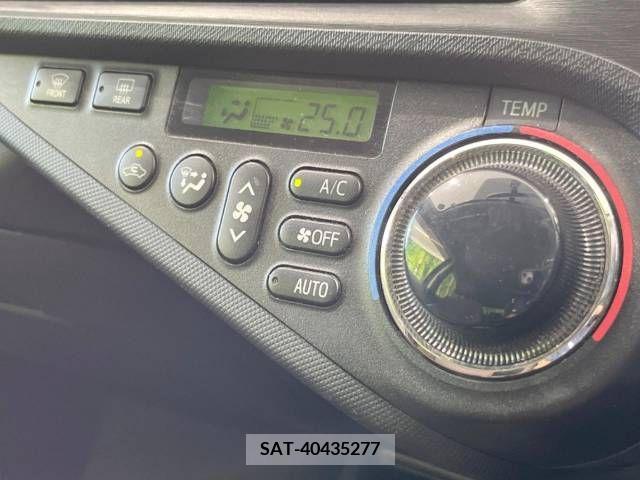 Toyota AQUA 2013-08 389363-4