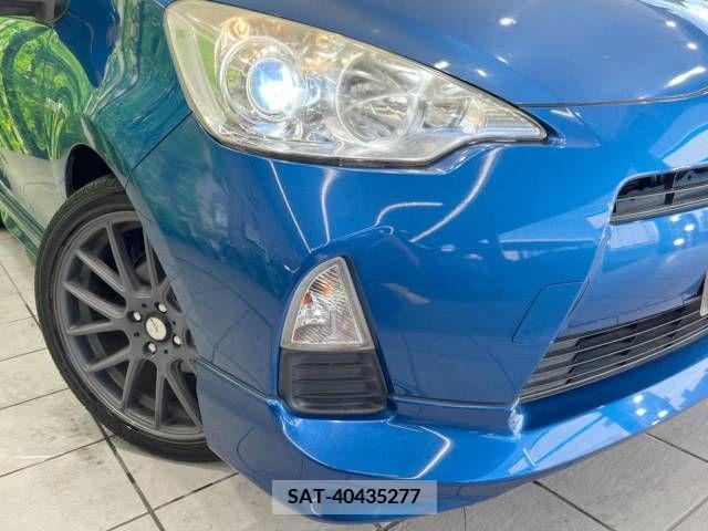 Toyota AQUA 2013-08 389363-12