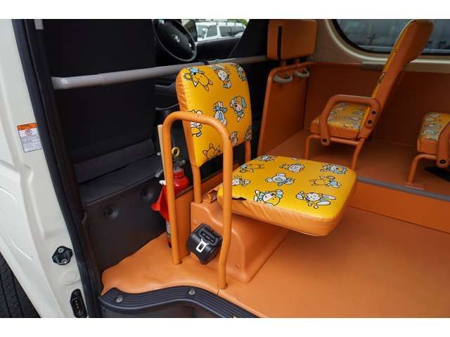 Toyota HIACE COMMUTER 2018-06 3584-15
