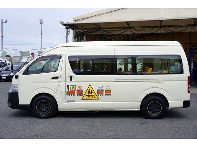 Toyota HIACE COMMUTER 2018-06 3584-2