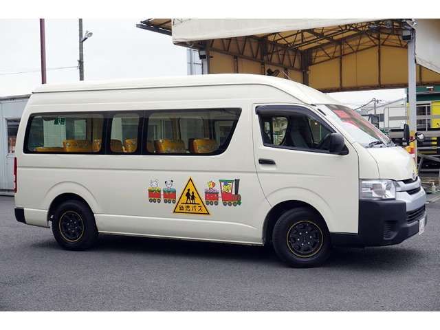 Toyota HIACE COMMUTER 2018-06 3584-5