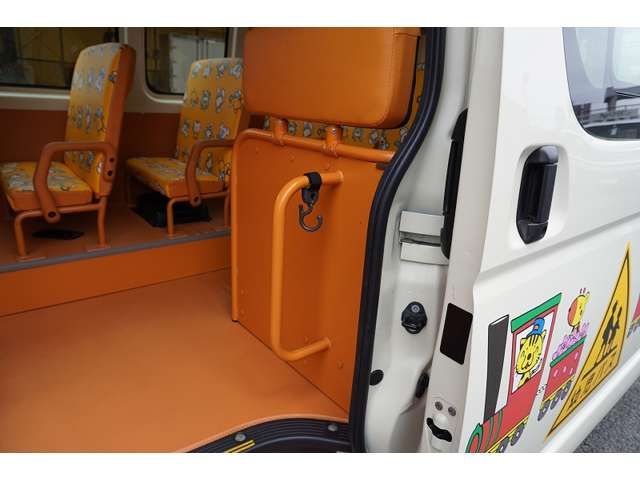 Toyota HIACE COMMUTER 2018-06 3584-14