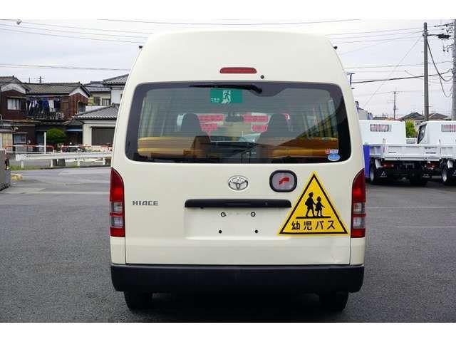 Toyota HIACE COMMUTER 2018-06 3584-3