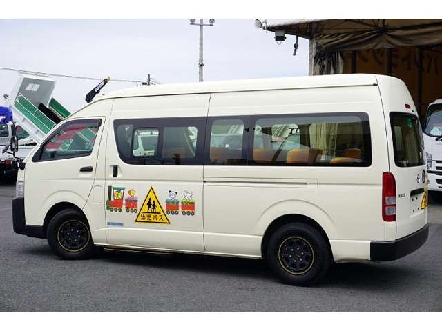 Toyota HIACE COMMUTER 2018-06 3584-6