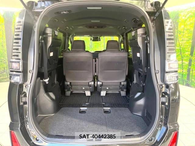 Toyota VOXY HYBRID 2018-05 289454-10