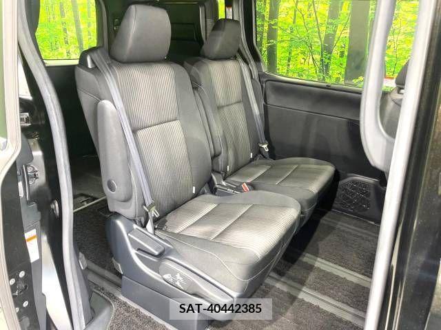 Toyota VOXY HYBRID 2018-05 289454-9