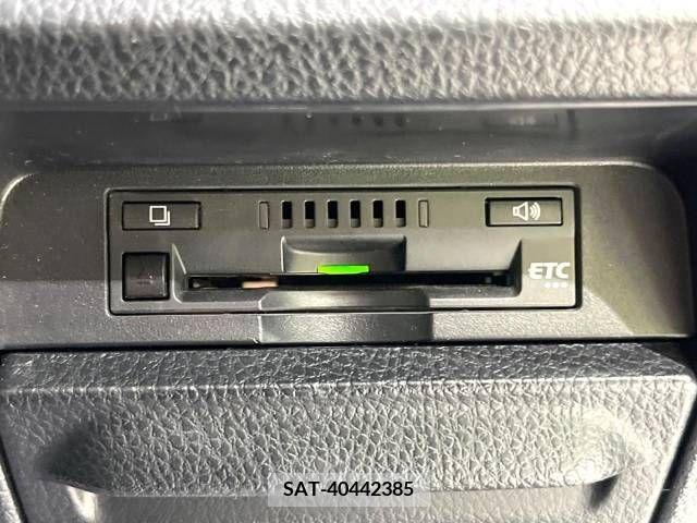 Toyota VOXY HYBRID 2018-05 289454-5