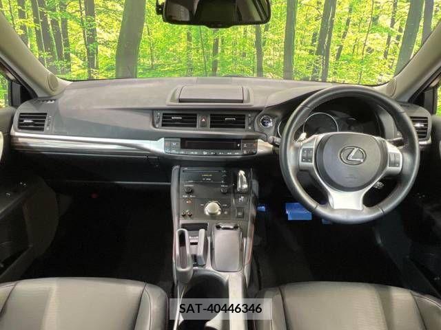 Lexus CT 2012-12 391804-1