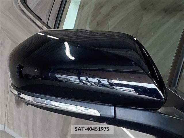 Toyota C-HR 2017-11 265245-13