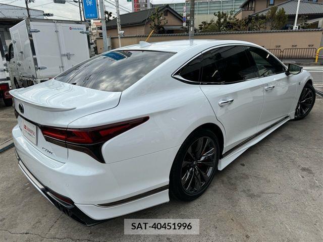 Lexus LS 2022-01 206530-1
