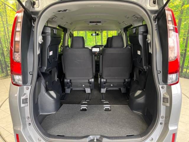 Toyota NOAH 2015-07 24111-11