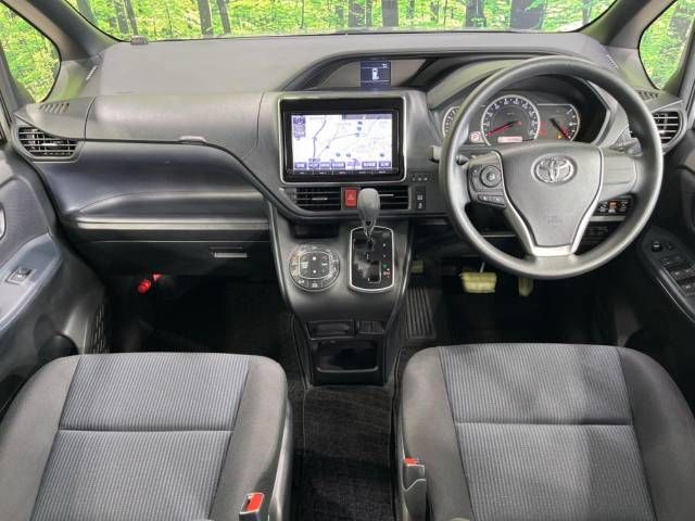 Toyota NOAH 2015-07 24111-1