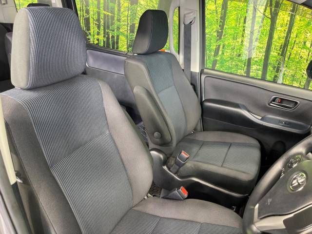 Toyota NOAH 2015-07 24111-7