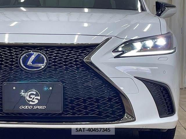 Lexus ES 2020-04 300401-17