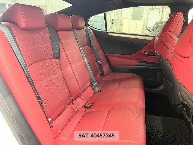 Lexus ES 2020-04 300401-9