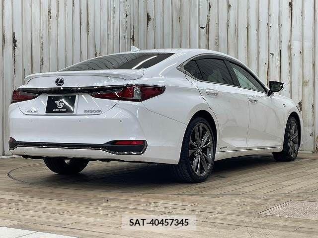 Lexus ES 2020-04 300401-15