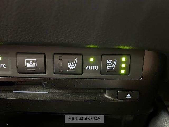 Lexus ES 2020-04 300401-7