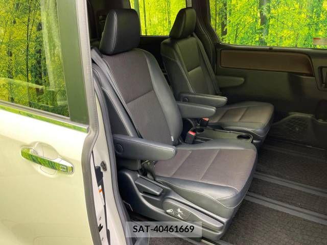 Toyota ESQUIRE 2017-08 321547-9
