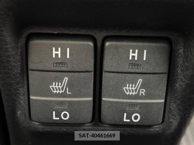 Toyota ESQUIRE 2017-08 321547-6