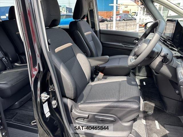 Nissan SERENA 2023-05 284251-19