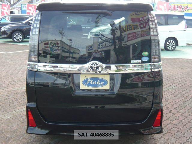 Toyota VOXY 2016-06 252241-4