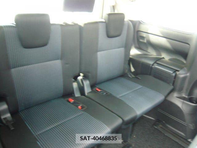 Toyota VOXY 2016-06 252241-27