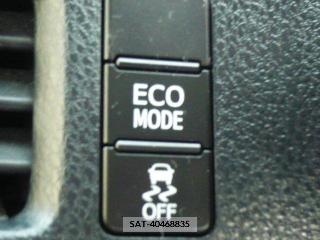 Toyota VOXY 2016-06 252241-18