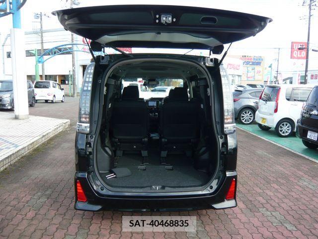 Toyota VOXY 2016-06 252241-7