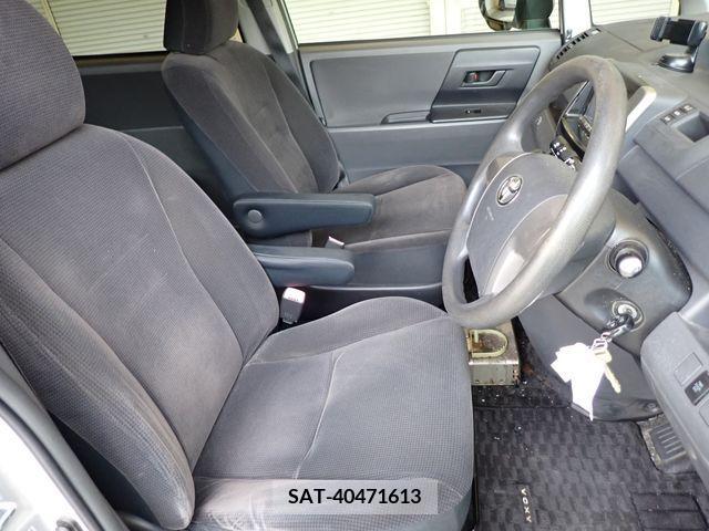 Toyota VOXY 2010-01 289235-14