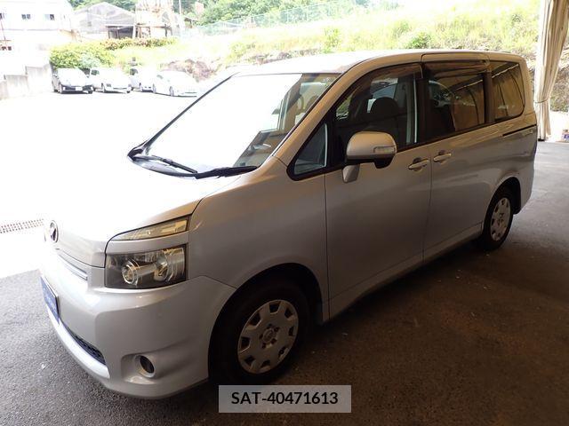 Toyota VOXY 2010-01 289235-6