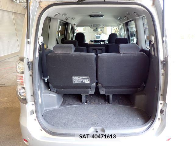 Toyota VOXY 2010-01 289235-19