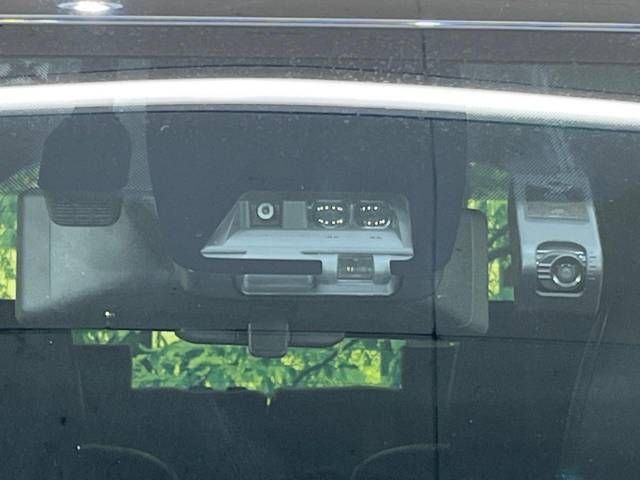 Toyota VOXY HYBRID 2021-01 187757-3