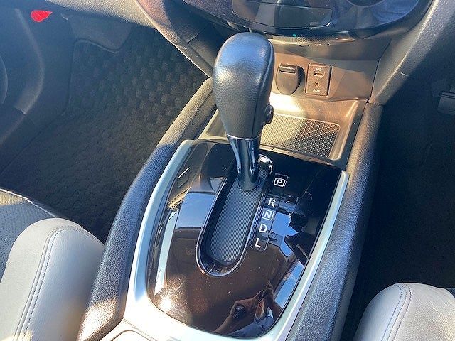 Nissan X-TRAIL 2016-04 23749-19