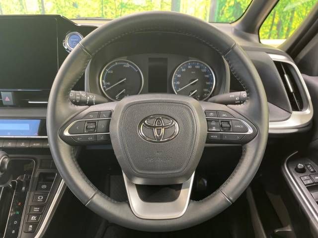 Toyota VOXY HYBRID 2023-03 195541-11