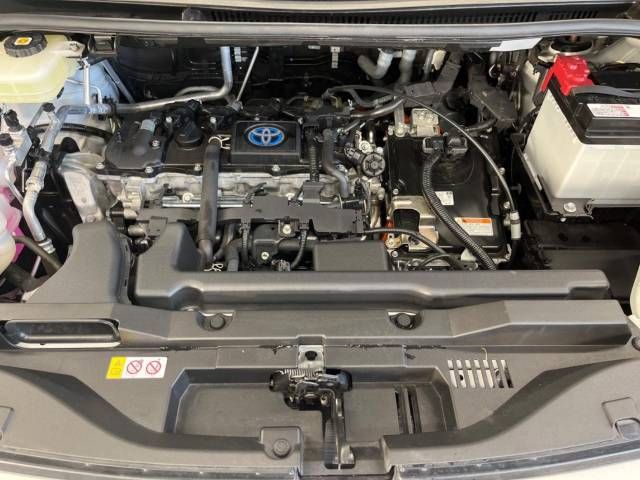 Toyota VOXY HYBRID 2023-03 195541-18