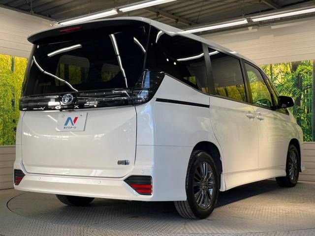 Toyota VOXY HYBRID 2023-03 195541-17