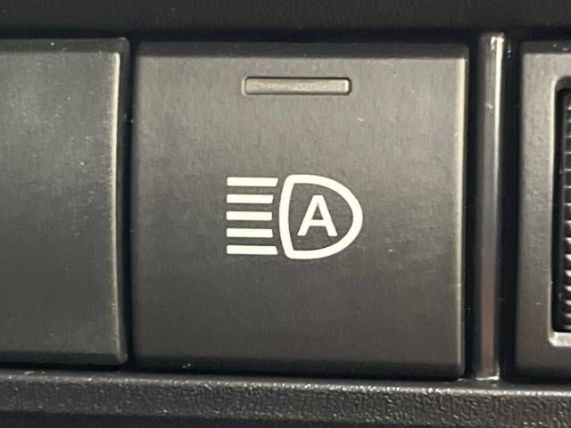 Toyota VOXY HYBRID 2023-03 195541-6