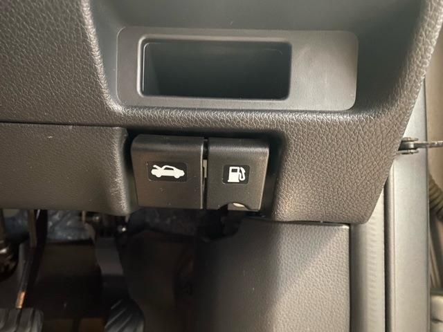 Nissan X-TRAIL 2017-03 23647-8
