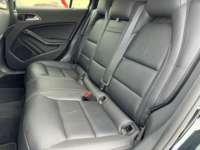Mercedes Benz GLA-CLASS 2015-03 195844-27