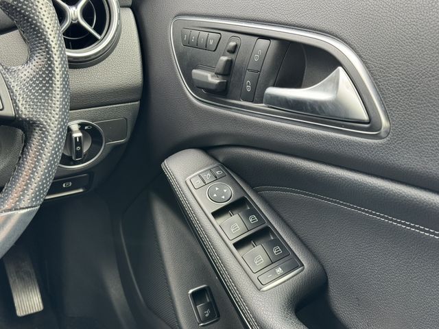 Mercedes Benz GLA-CLASS 2015-03 195844-22