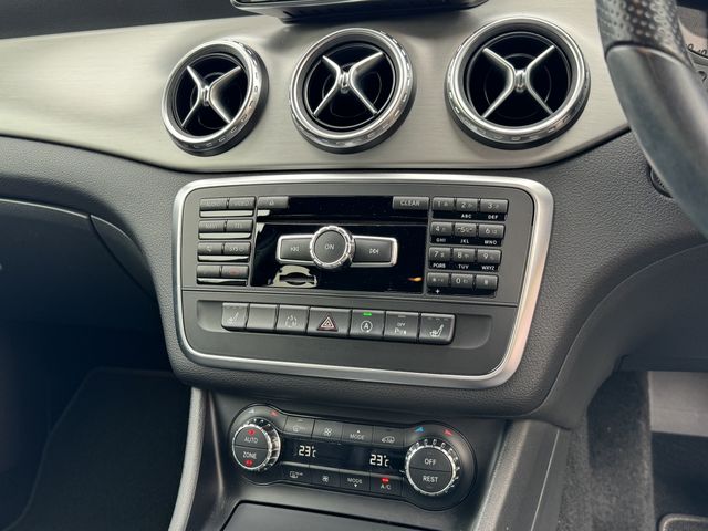 Mercedes Benz GLA-CLASS 2015-03 195844-20