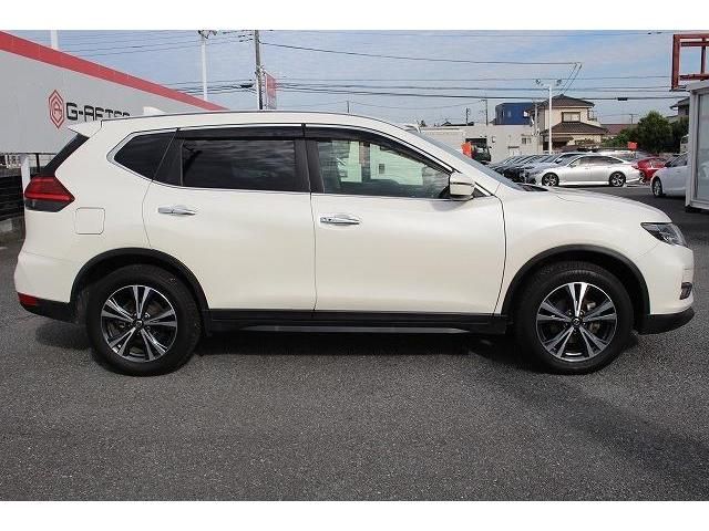 Nissan X-TRAIL 2017-11 10598-8