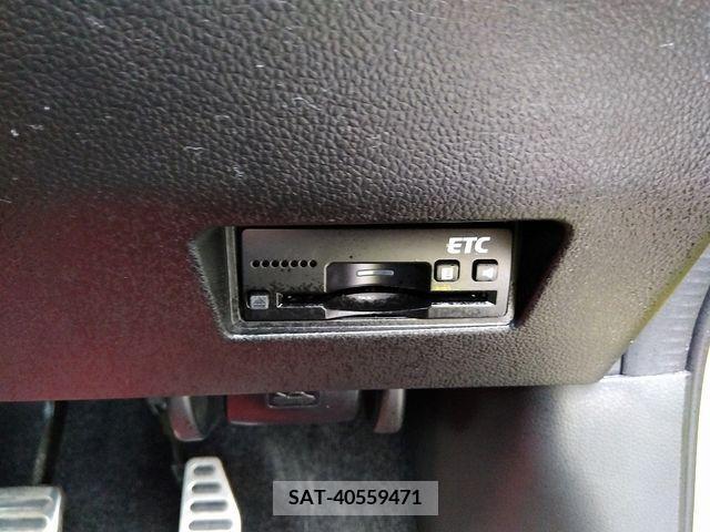 Suzuki SWIFT 2018-08 329627-11