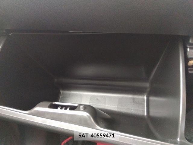 Suzuki SWIFT 2018-08 329627-13