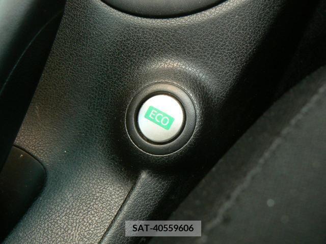 Nissan NOTE 2014-01 205558-10
