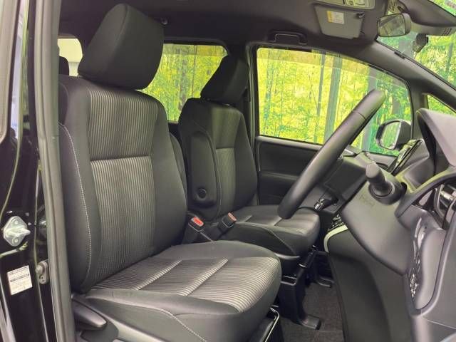 Toyota VOXY 2019-02 6627-8
