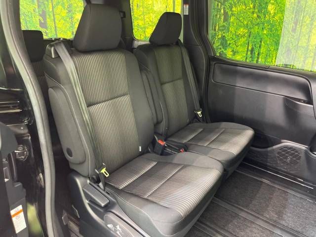 Toyota VOXY 2019-02 6627-9